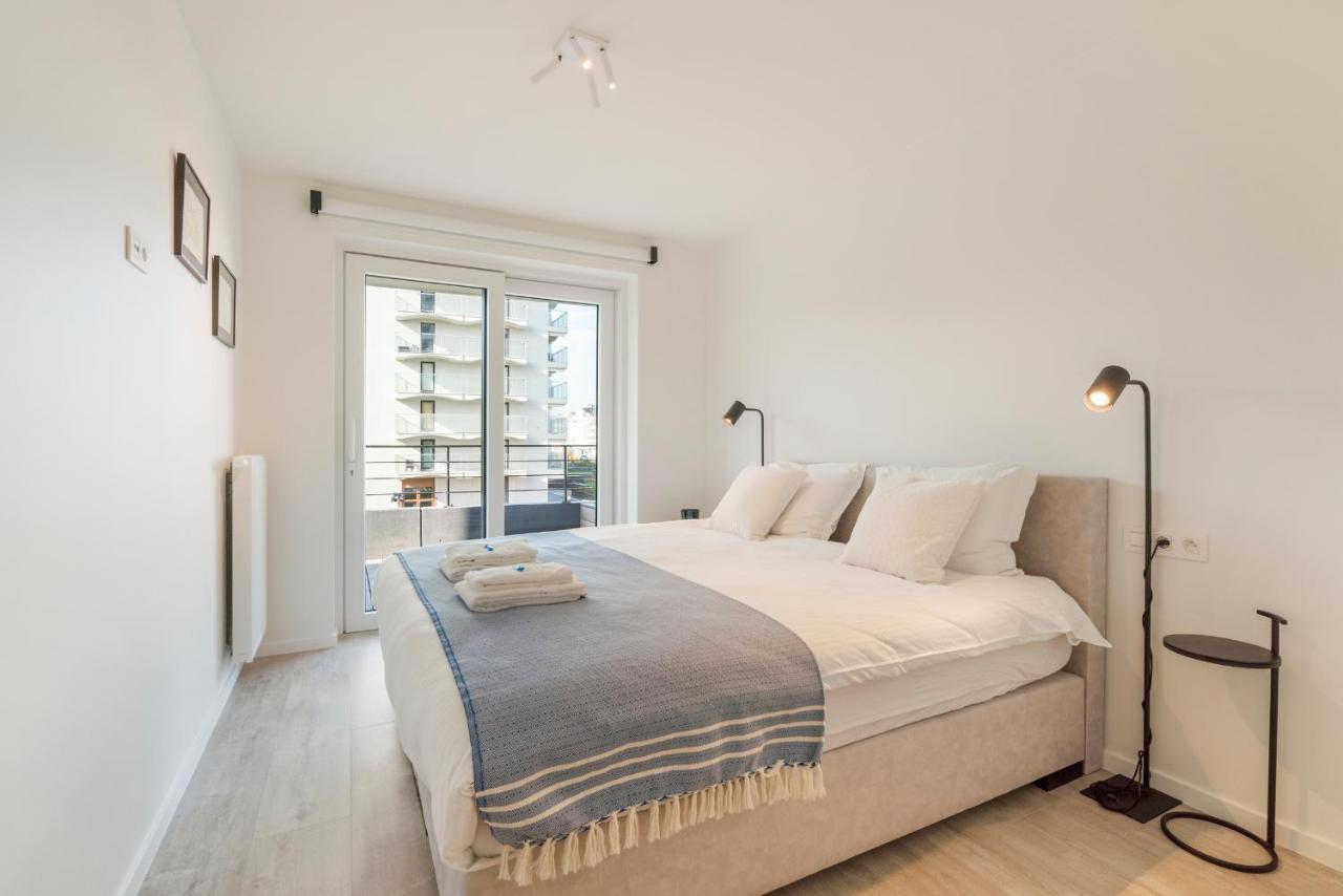 The Waves-Luxurious 3Bedroom App W Big Terrace & Garage Oostende Buitenkant foto